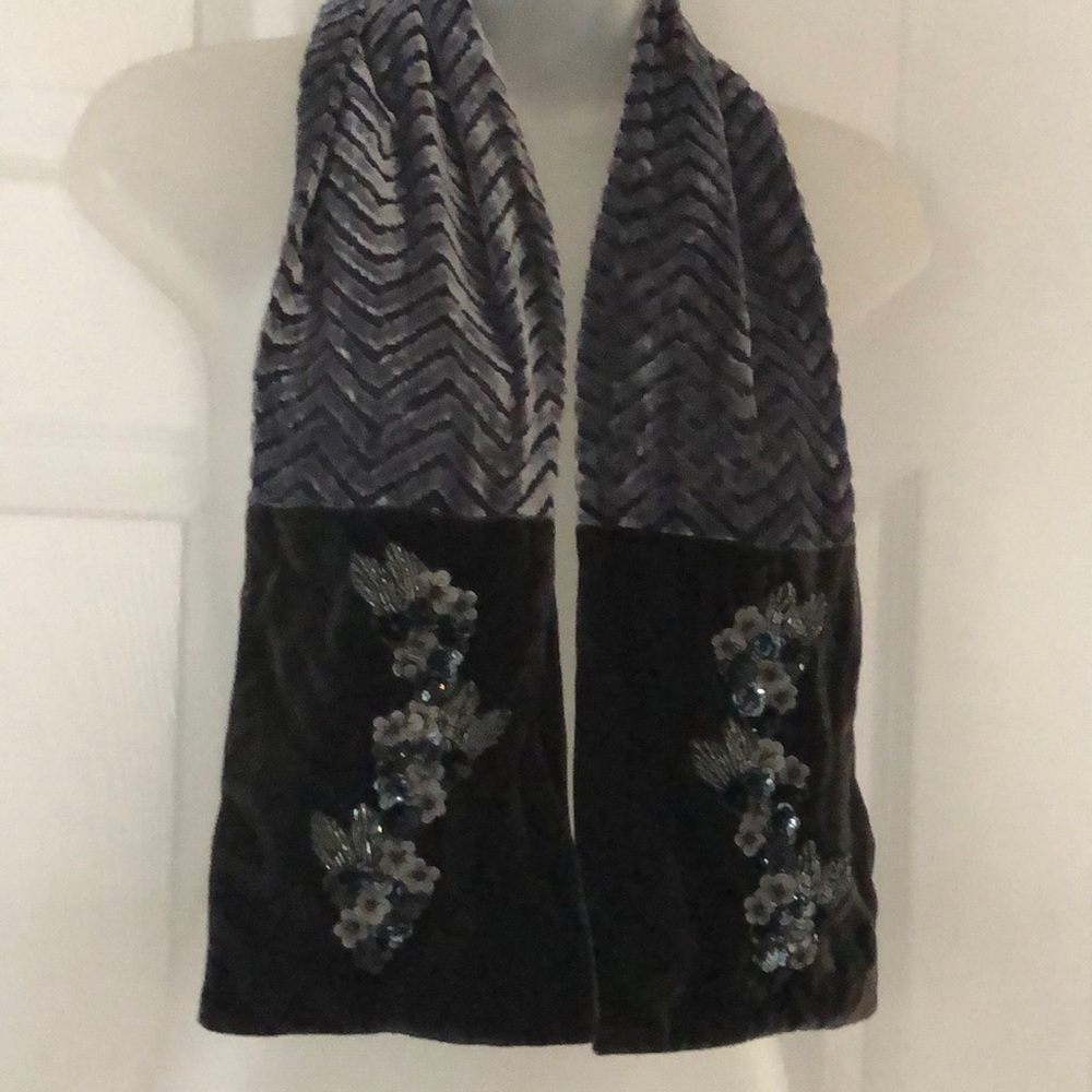Mina Mann Black Velvet Scarf VTG Chevron Design w/sequin floral Appliqué